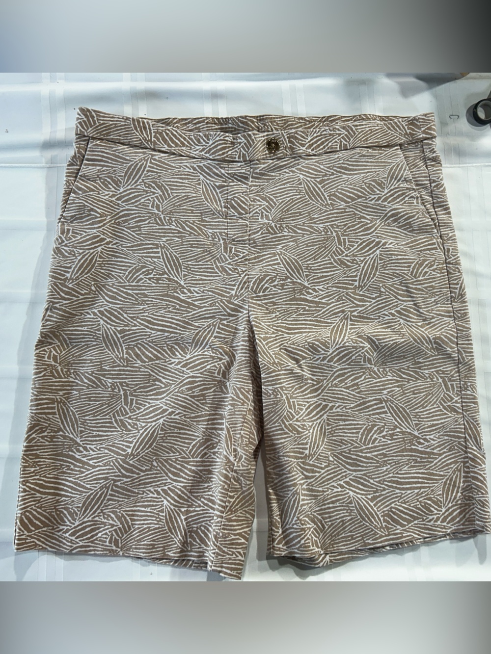 Jones New York Beige Leaf-Print Men’s Shorts